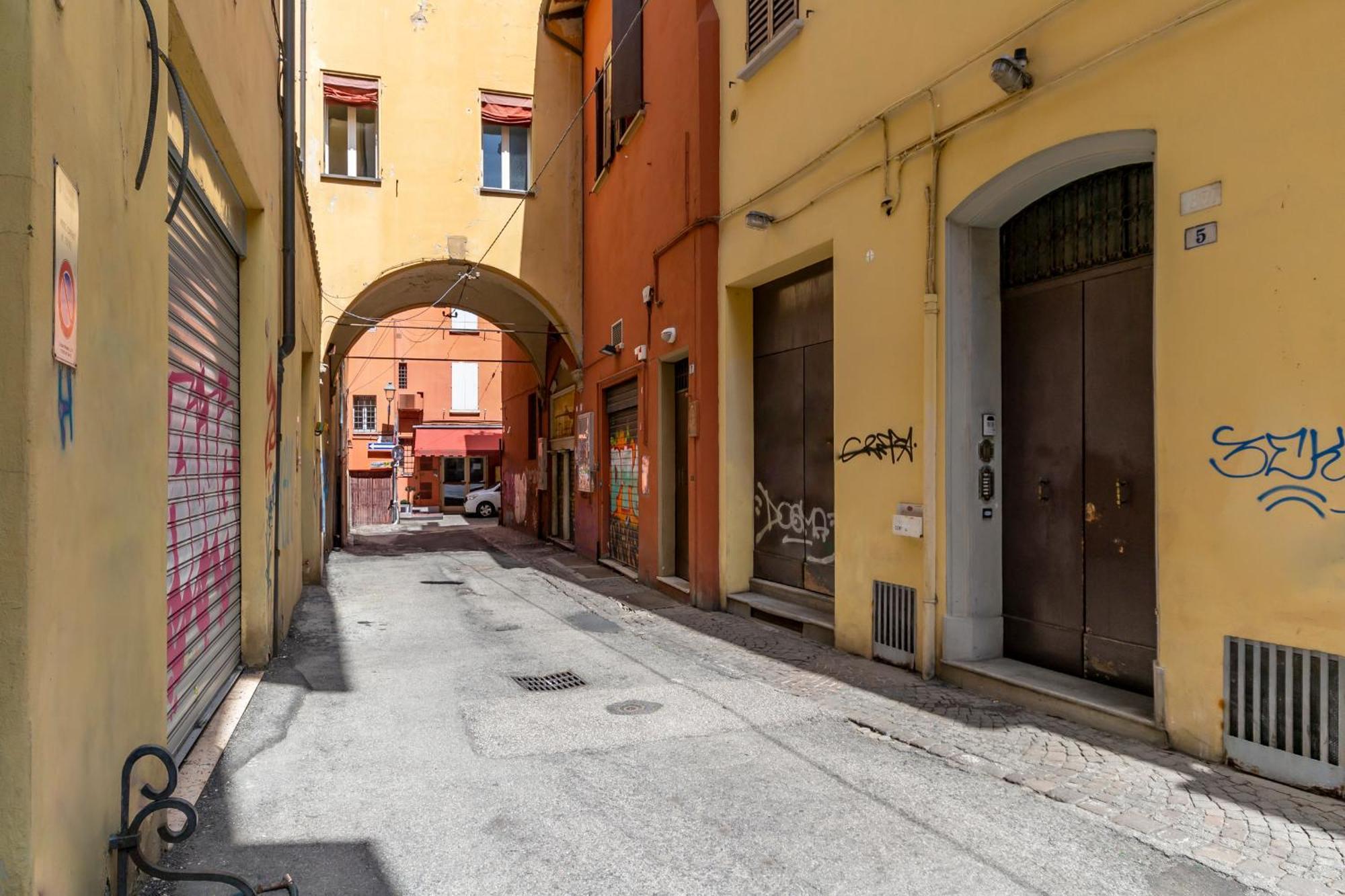 Apartment Amos - 5 Minutes From Piazza Maggiore بولونيا المظهر الخارجي الصورة