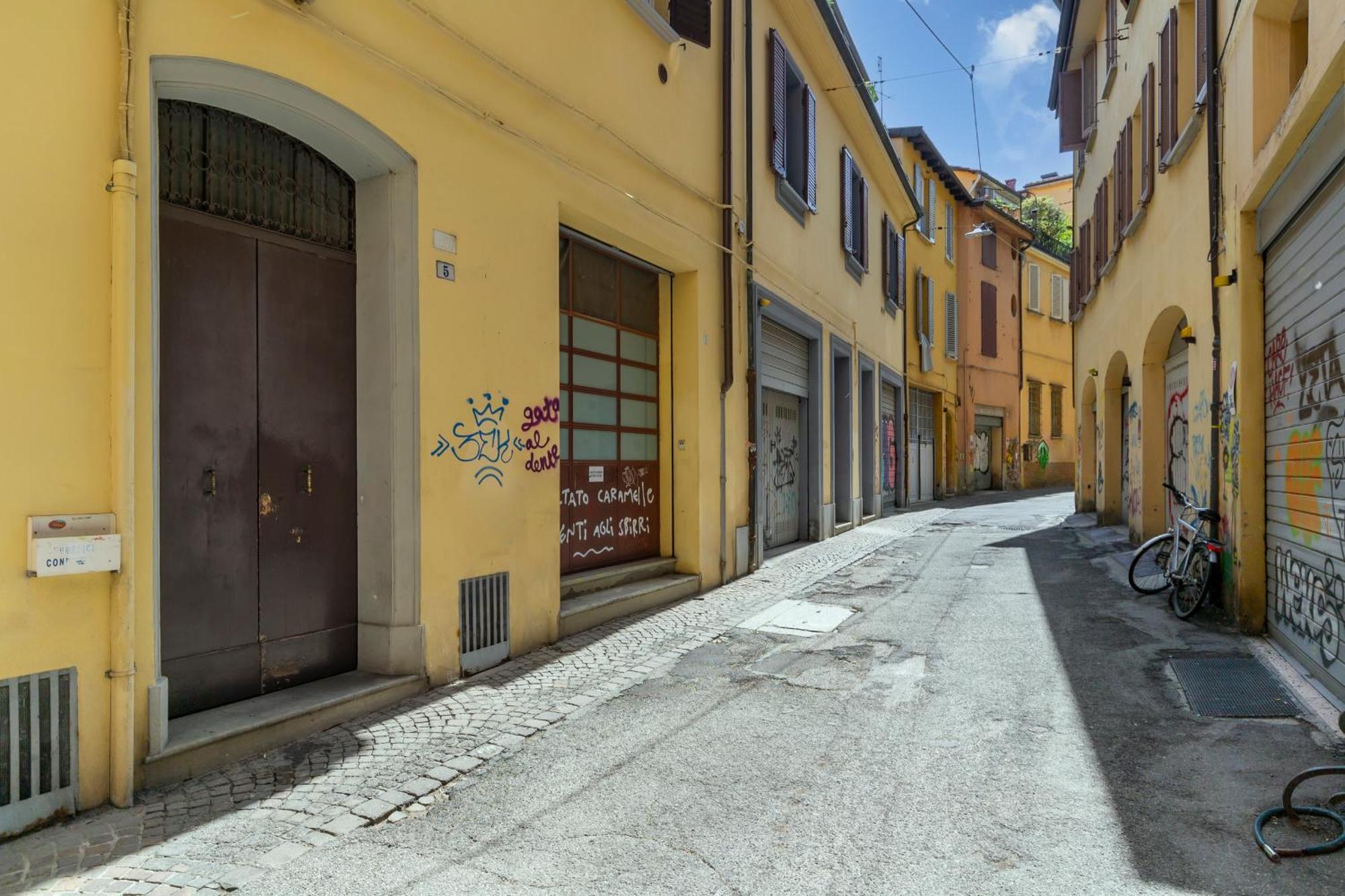Apartment Amos - 5 Minutes From Piazza Maggiore بولونيا المظهر الخارجي الصورة